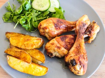 gemarineerde kippenbouten met aardappelpartjes