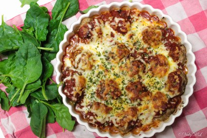 gehaktballen met spinazie en tomatensaus