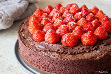 Chocoladetaart met aardbeien