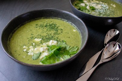 Broccolisoep met prei, waterkers en feta