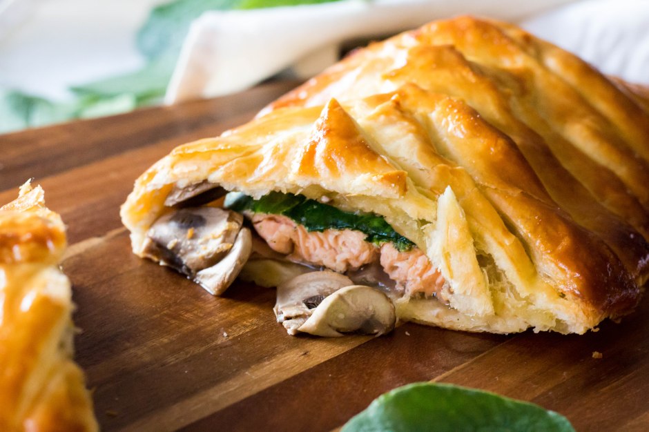 Zalm met spinazie en champignons in bladerdeeg - Vickylicious