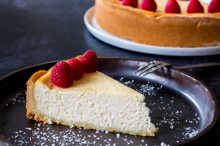 Cheesecake met kokos, mascarpone en frambozen - Vickylicious