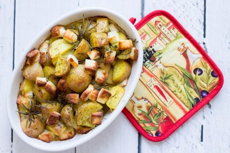 Aardappelen uit de oven met halloumi