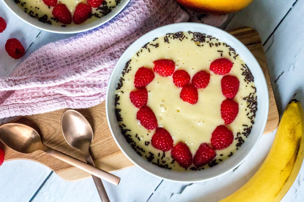 Smoothiebowl van mango, banaan en kokos