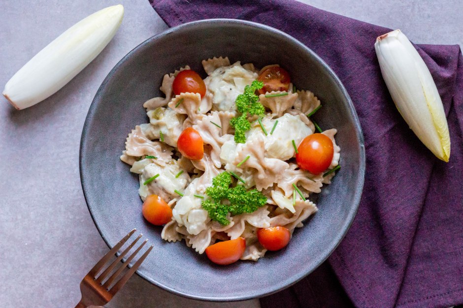 Romige pasta met witloof en kip