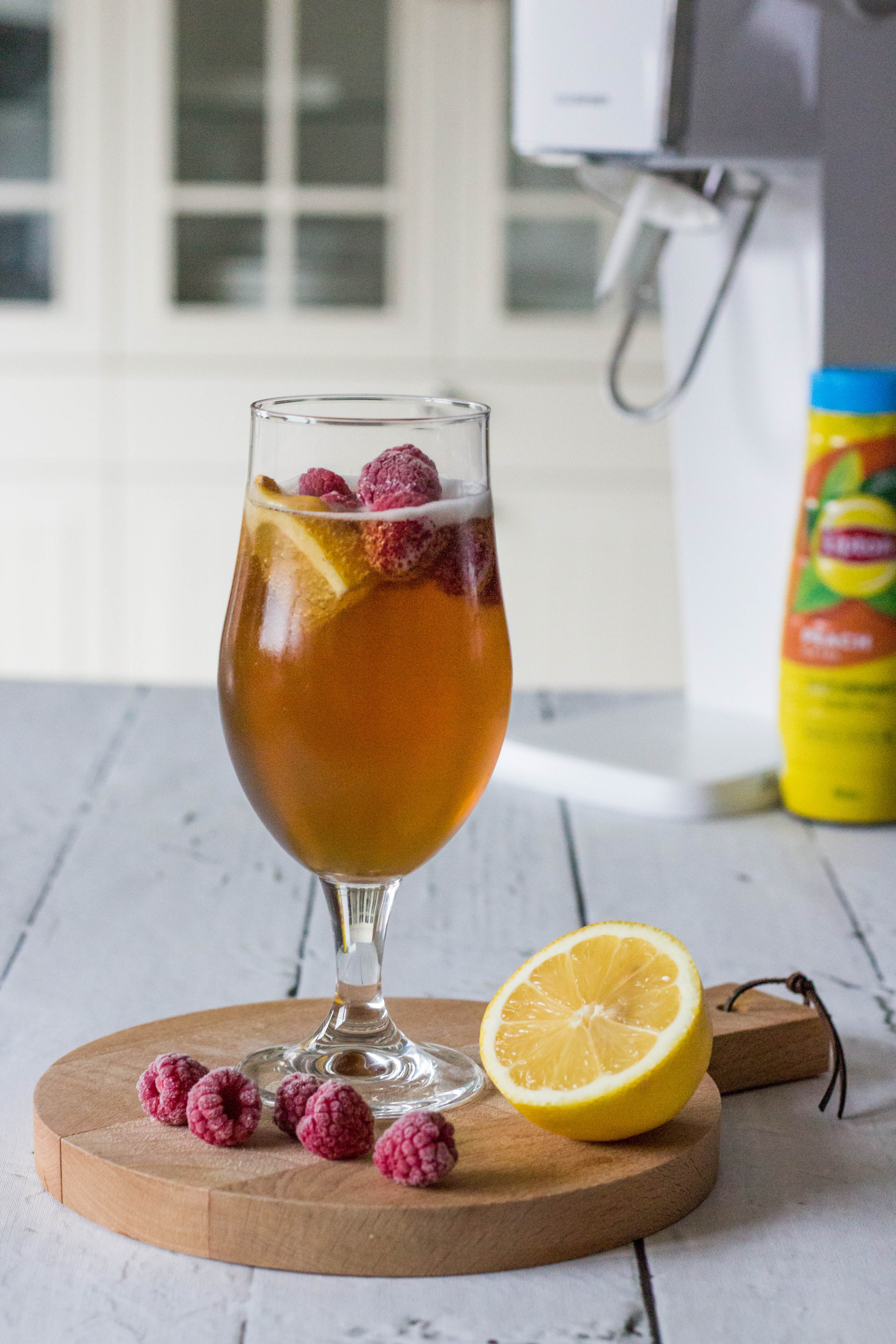 Bruisende ice tea met citroen en frambozen - Vickylicious