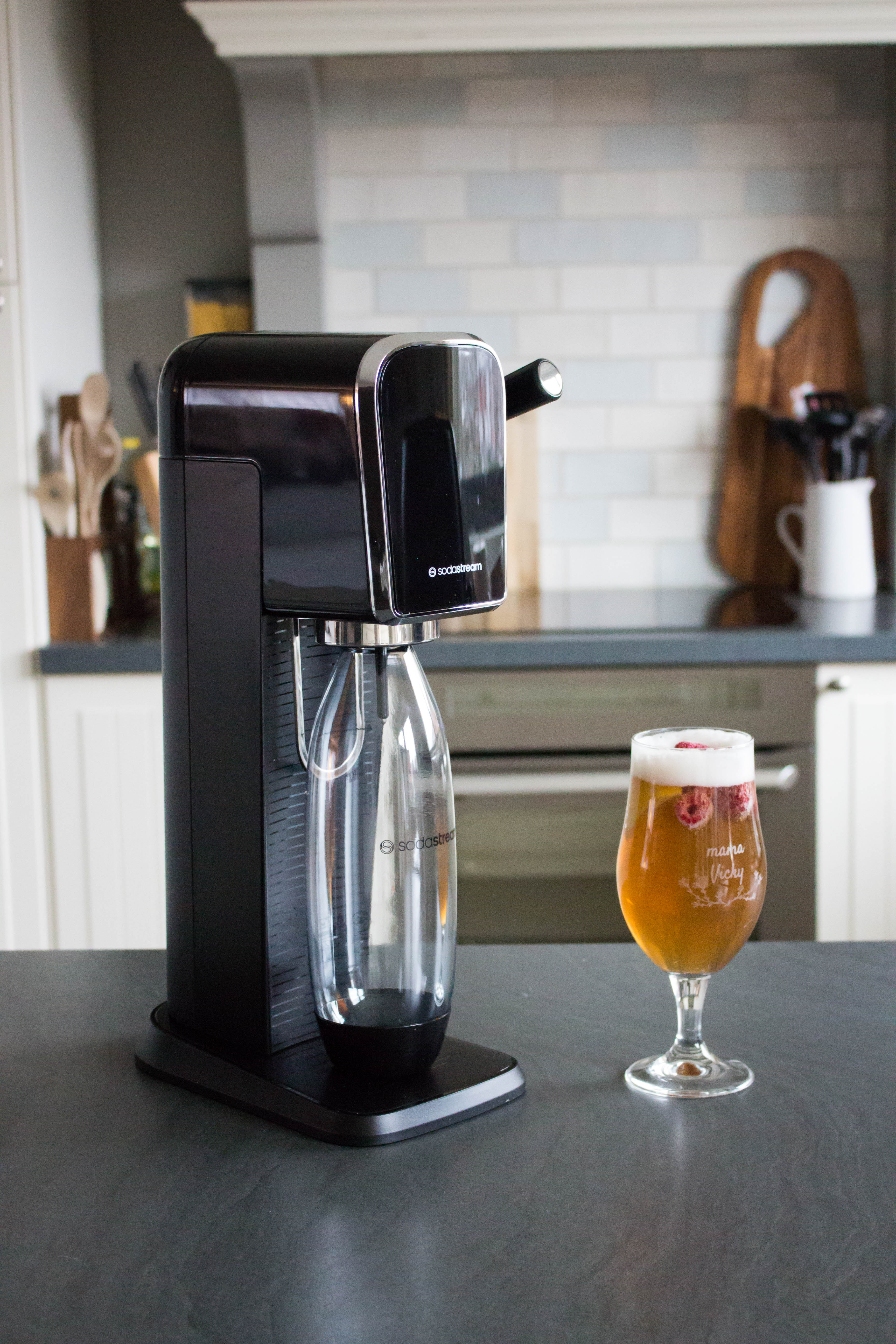 Bruisende ice tea met citroen en frambozen - Vickylicious