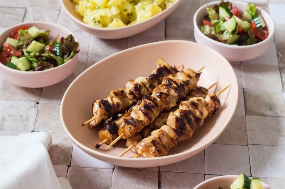 Gemarineerde kipsaté op de grill - Vickylicious