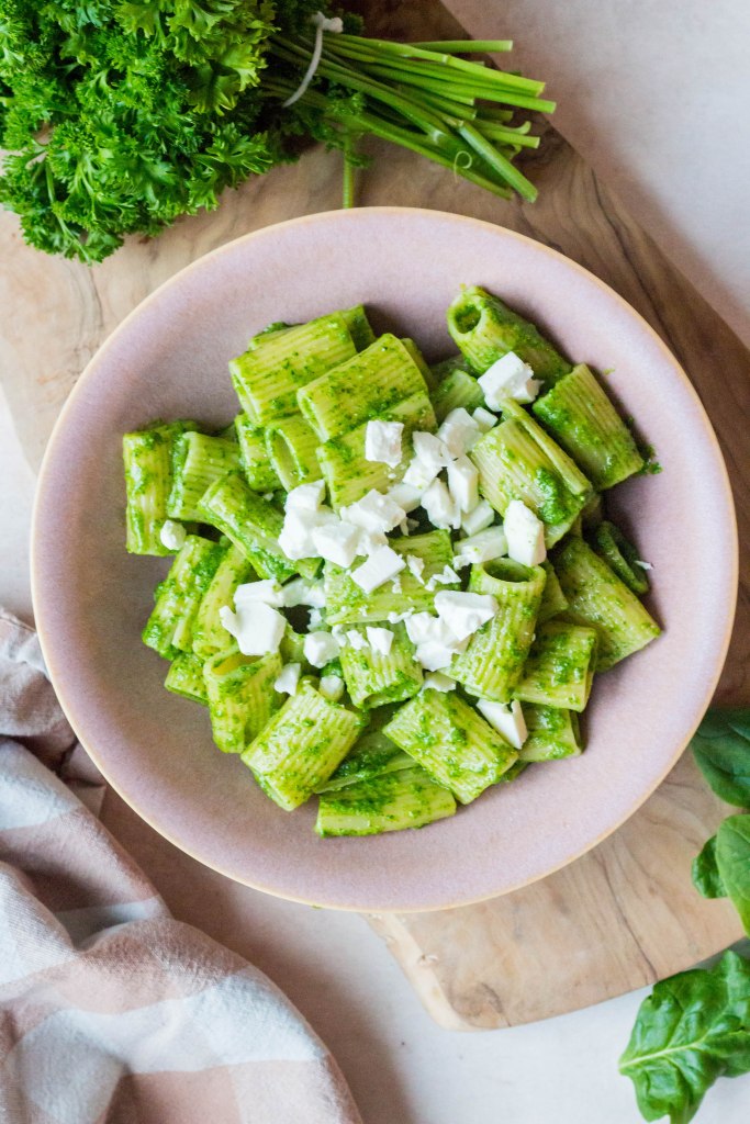 Rigatoni met spinaziepesto en feta - Vickylicious