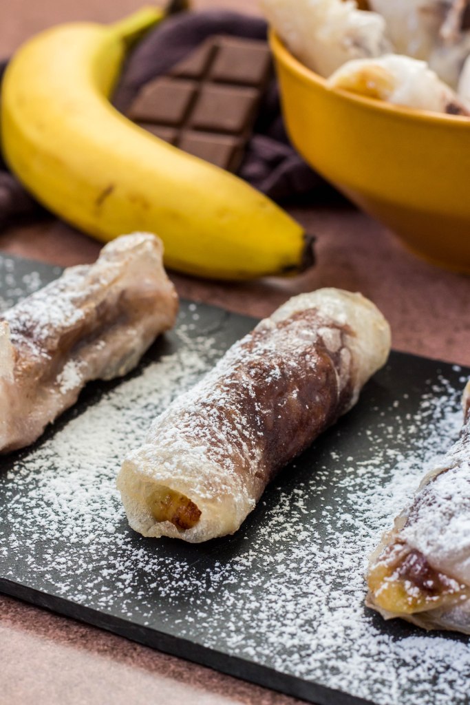 Gefrituurde loempia's met banaan en chocolade - Vickylicious