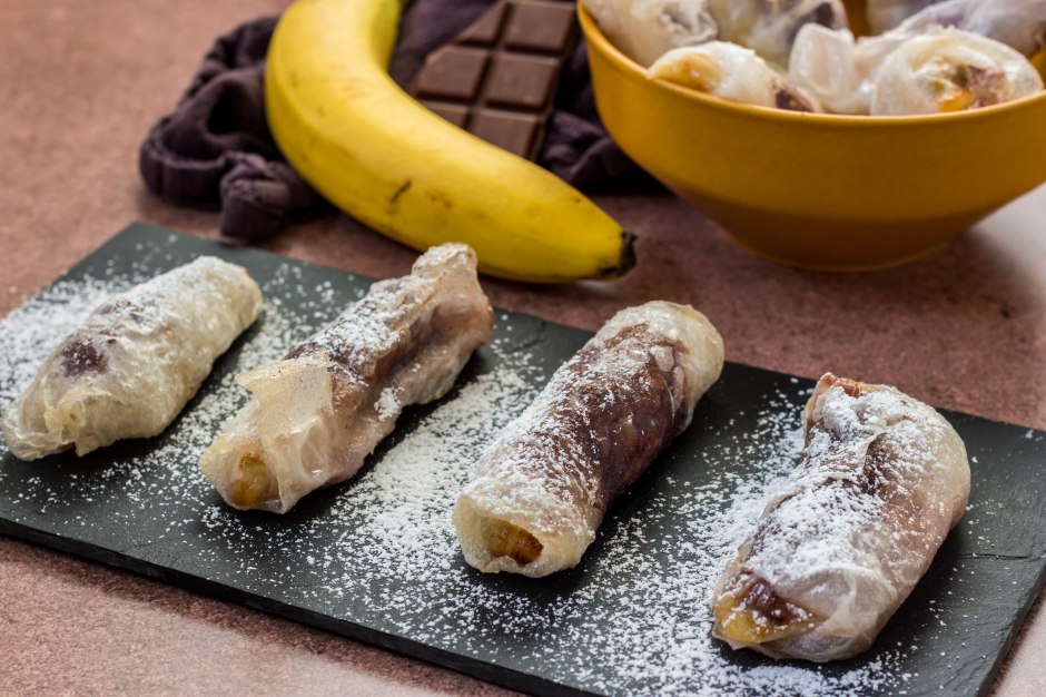 Gefrituurde loempia's met banaan en chocolade - Vickylicious
