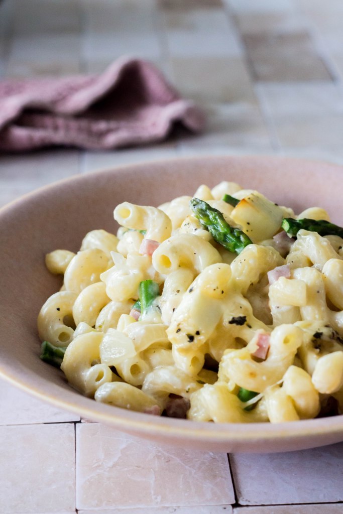 Pasta met groene asperges, ham en halloumi - Vickylicious