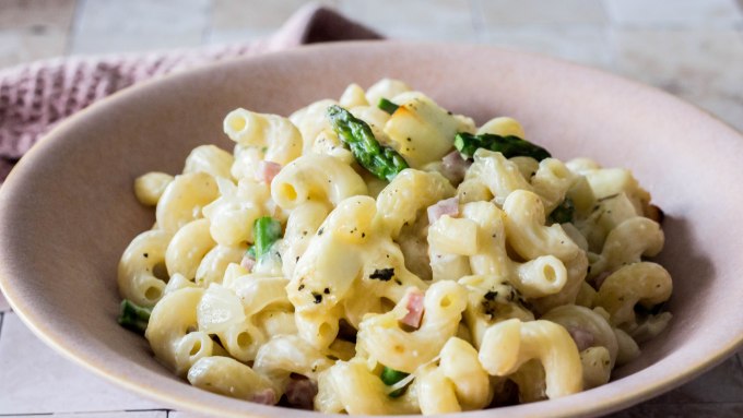 Pasta met groene asperges, ham en halloumi - Vickylicious