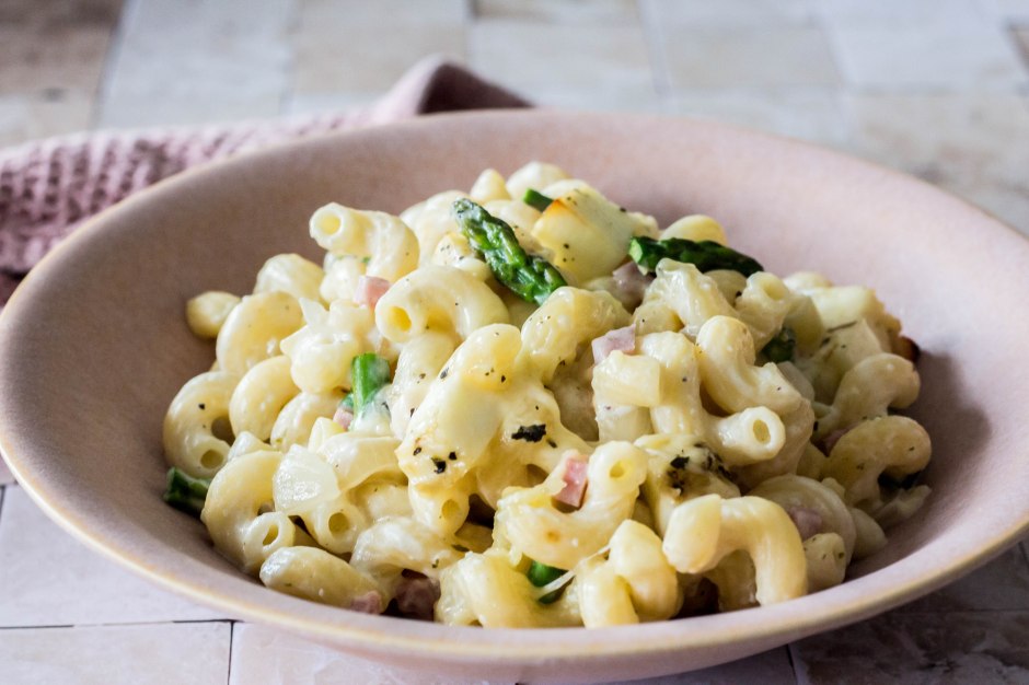 Pasta met groene asperges, ham en halloumi - Vickylicious