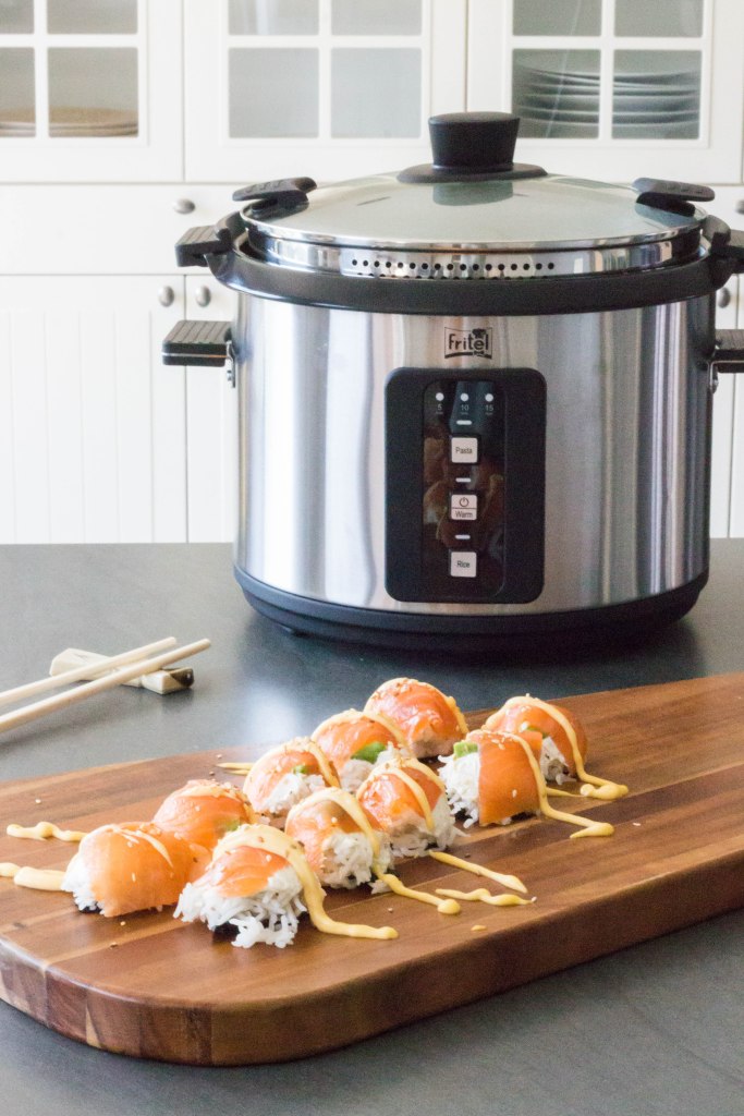 Sushi met gerookte zalm, avocado en rijst - Vickylicious