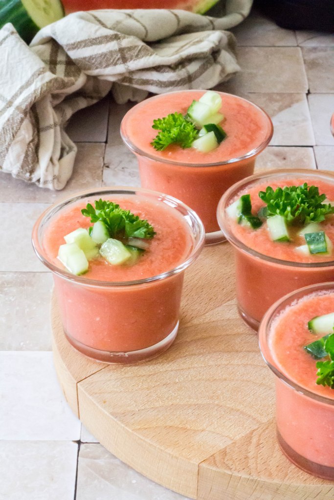 Gazpacho met tomaat, komkommer, rode paprika en watermeloen - Vickylicious