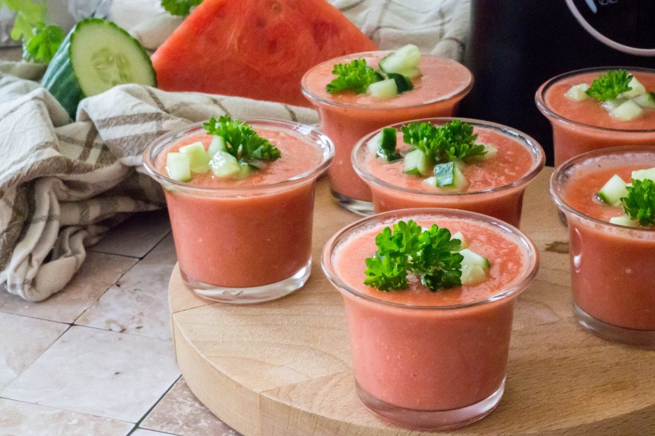 Gazpacho met tomaat, komkommer, rode paprika en watermeloen - Vickylicious